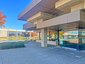 130 Stony Point Rd, Santa Rosa, CA for lease Building Photo- Image 2 of 7