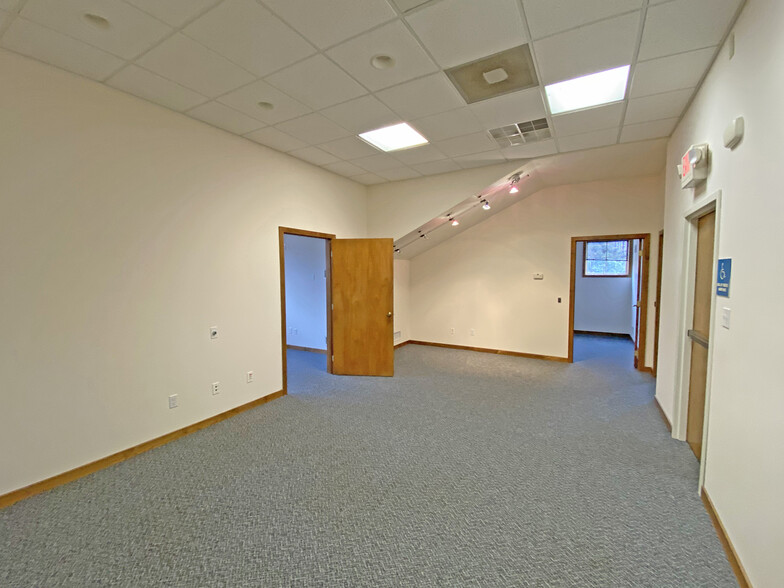 2987 Corporate Ct, Orefield, PA for lease - Interior Photo - Image 3 of 6