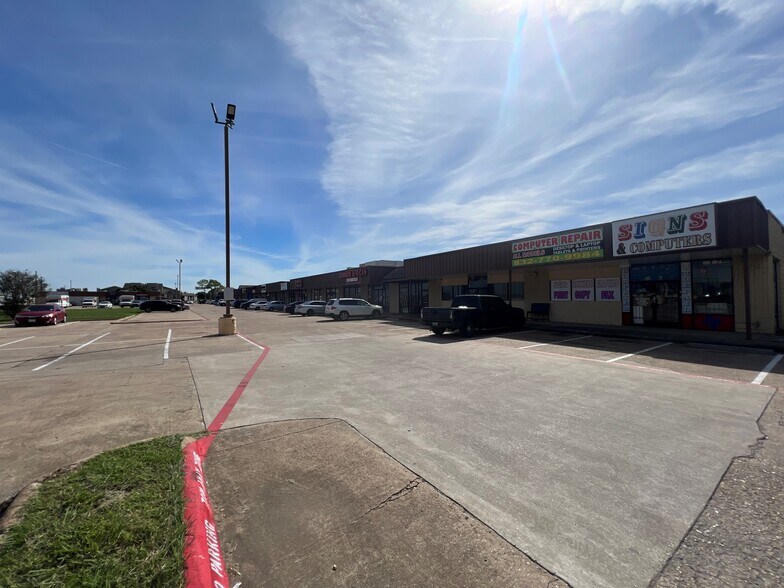 6221 Highway 6 S, Houston, TX for lease - Building Photo - Image 2 of 4