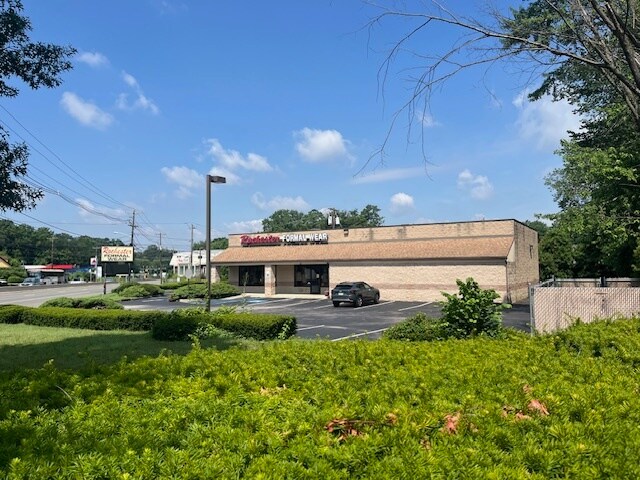 451 Route 38 W, Maple Shade Township, NJ à vendre - Photo du bâtiment - Image 2 de 9