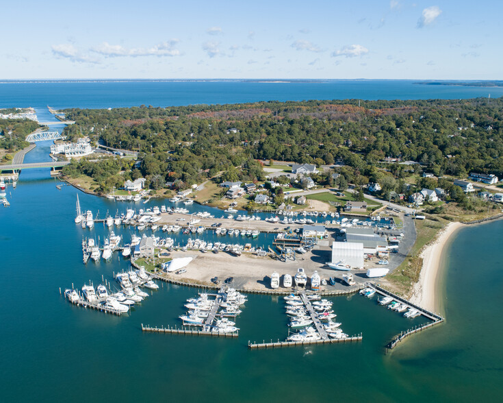 6 Tepee St, Hampton Bays, NY à vendre - Photo du bâtiment - Image 1 de 1