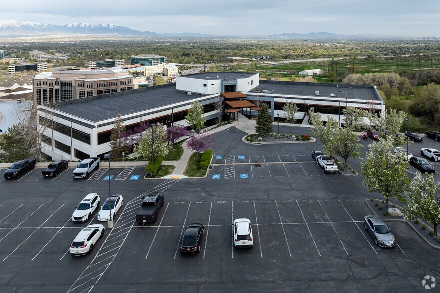 6440 S Wasatch Blvd, Salt Lake City, UT à louer - Photo du bâtiment - Image 3 de 97