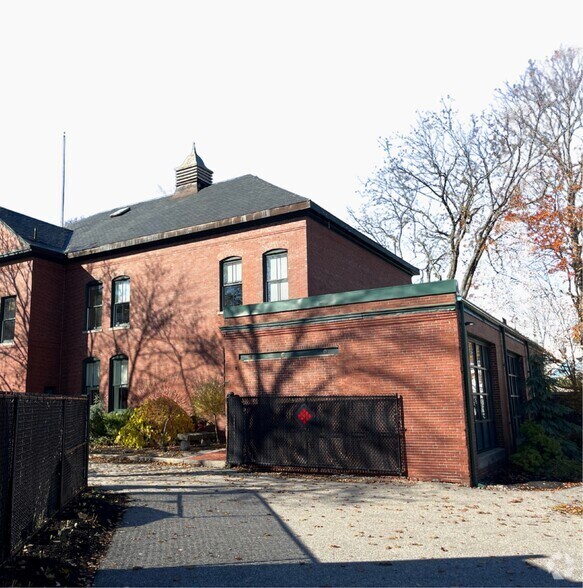 19 Arbor St, Portland, ME à louer - Photo du bâtiment - Image 2 de 8