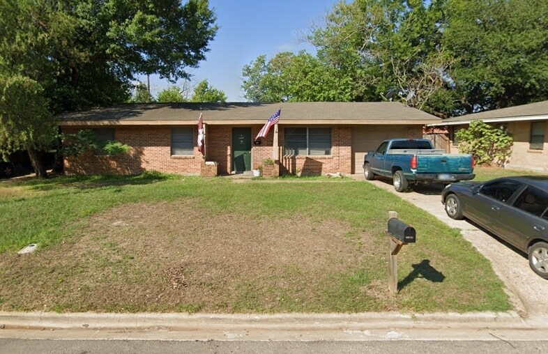 2210 Truman St, Bryan, TX à vendre Photo principale- Image 1 de 2