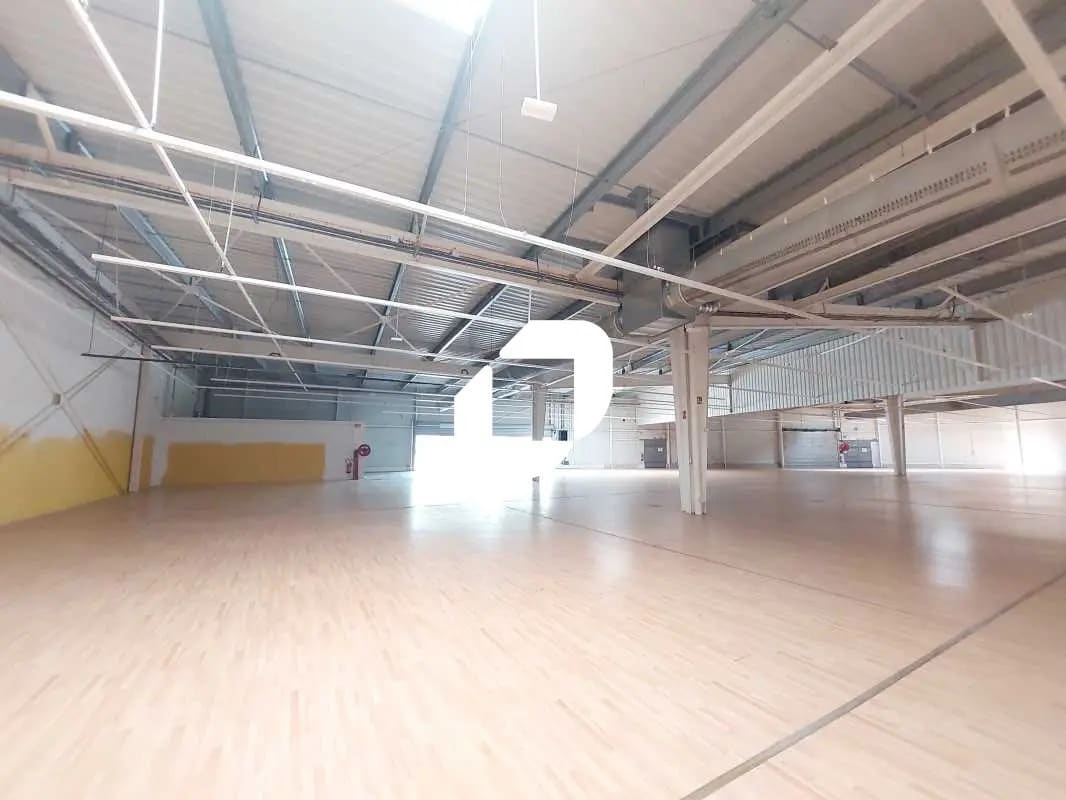 Commerce de détail dans Maurepas à louer Photo intérieure- Image 1 de 6