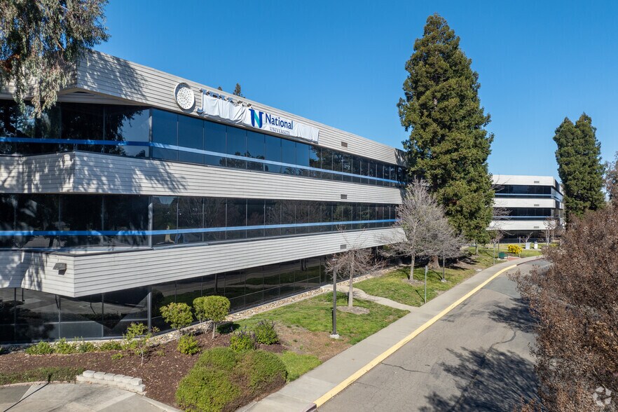 100 Ellinwood Way, Pleasant Hill, CA à vendre - Photo du bâtiment - Image 2 de 9