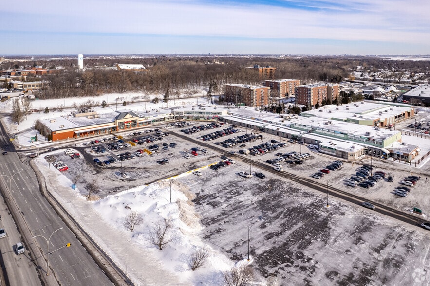 245-325 Boul Saint-Jean, Pointe-claire, QC à louer - Aérien - Image 2 de 15