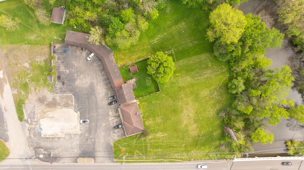 5318 Youngstown Warren Rd, Niles, OH à vendre - Photo du bâtiment - Image 3 de 44