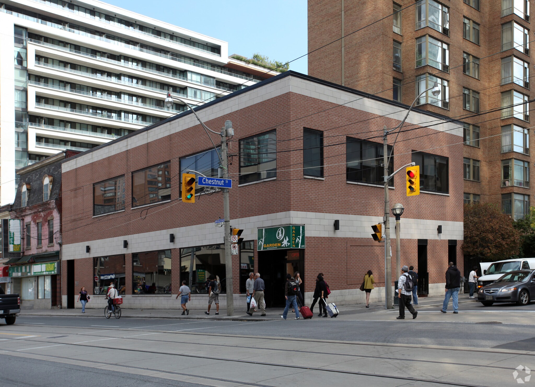 153 Dundas St W, Toronto, ON for sale Primary Photo- Image 1 of 1