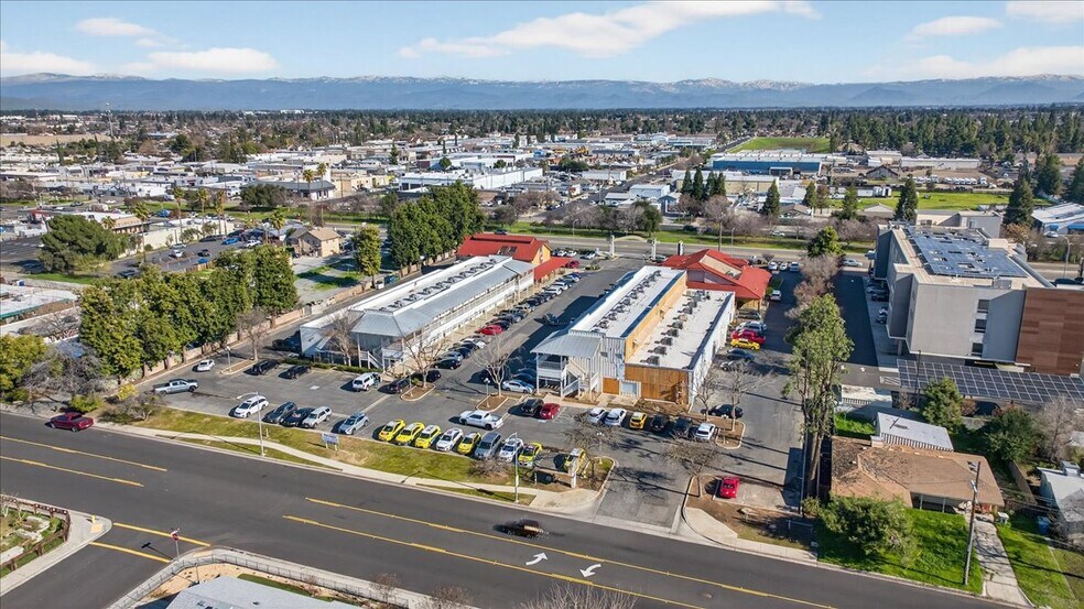 1458-1468 Clovis Ave, Clovis, CA for lease - Building Photo - Image 2 of 31