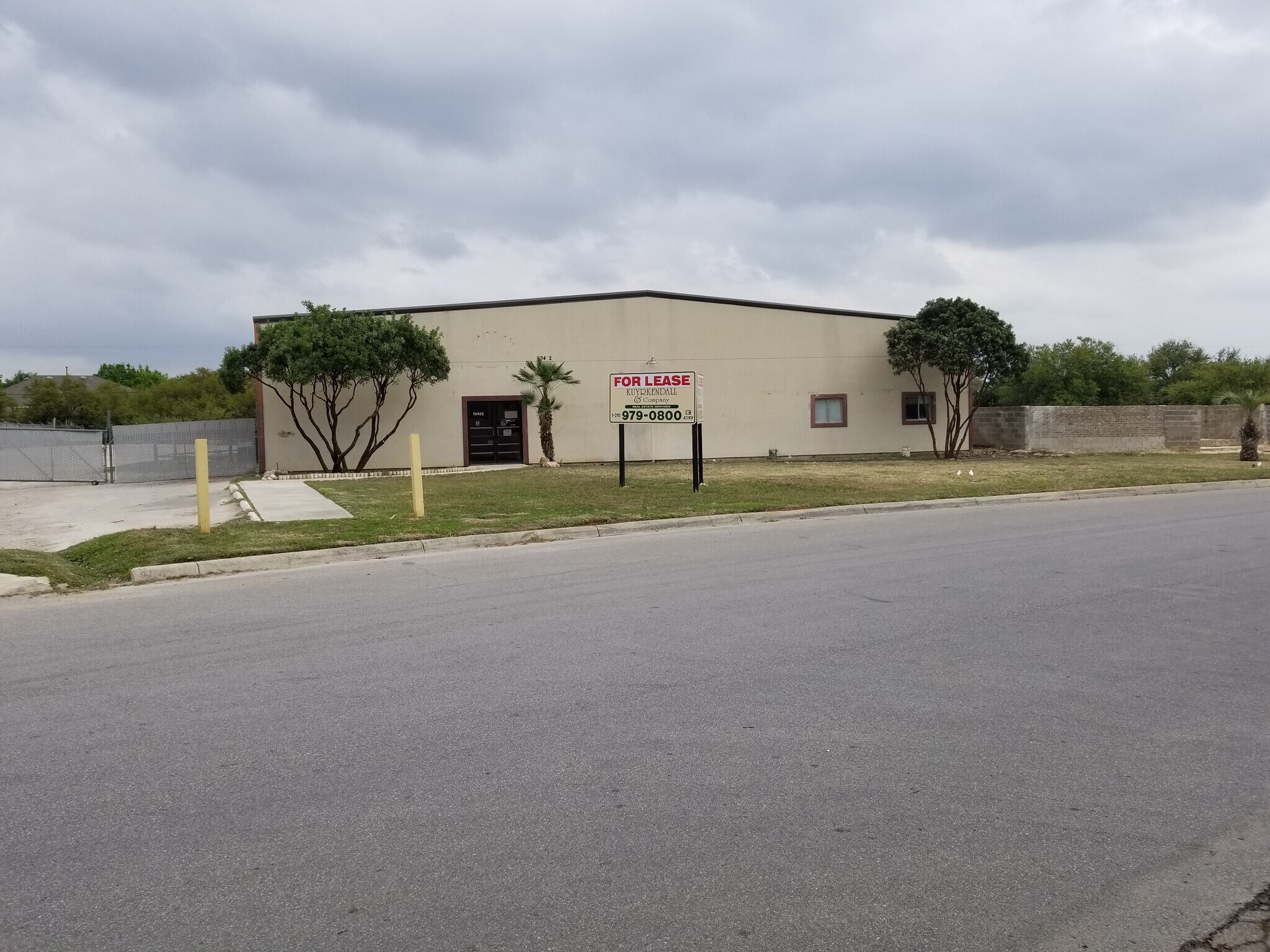 13402 Western Oak Dr, Helotes, TX à louer Photo du bâtiment- Image 1 de 10
