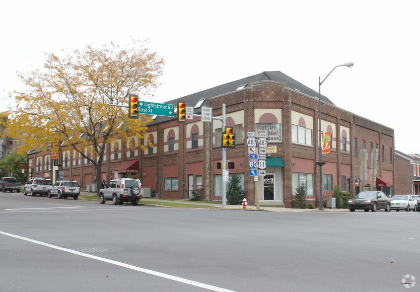 300-324 E 2nd St, Bloomsburg, PA à vendre - Photo du bâtiment - Image 3 de 6