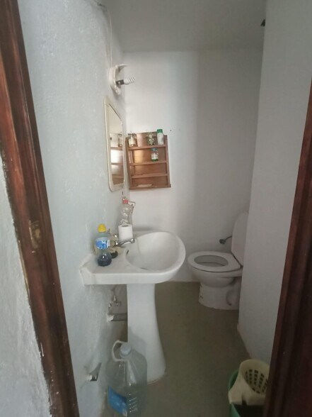 Commerce de détail dans Cáceres à louer - Photo du bâtiment - Image 2 de 6