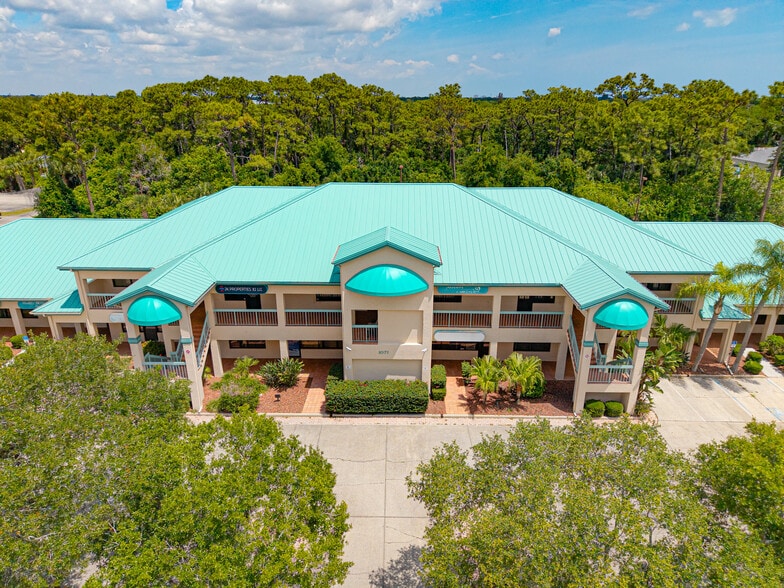1071 Port Malabar Blvd NE, Palm Bay, FL à vendre - Photo du bâtiment - Image 2 de 21