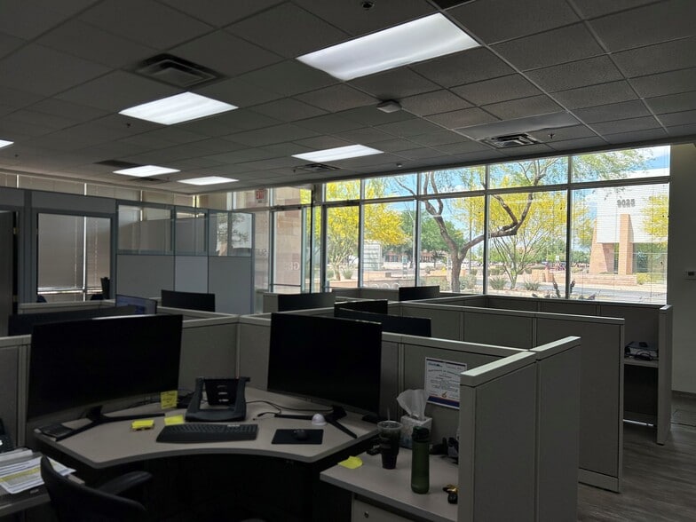 9025 S Kyrene Rd, Tempe, AZ for lease - Building Photo - Image 2 of 6