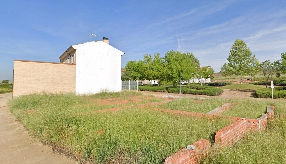 Calle de Mariana Pineda, 8, Aldeatejada, Salamanca à louer - Photo du bâtiment - Image 1 de 5