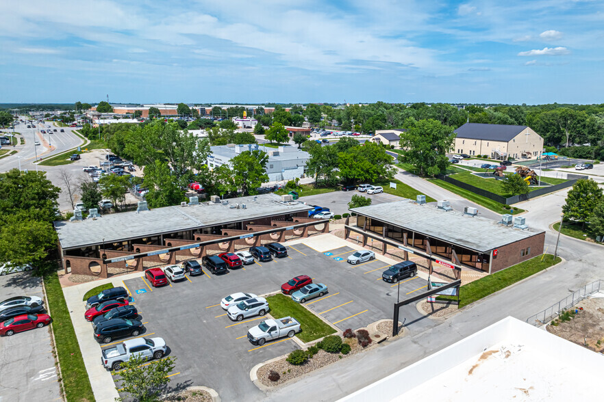 816-818 NW Park Ln, Lees Summit, MO for lease - Aerial - Image 1 of 17