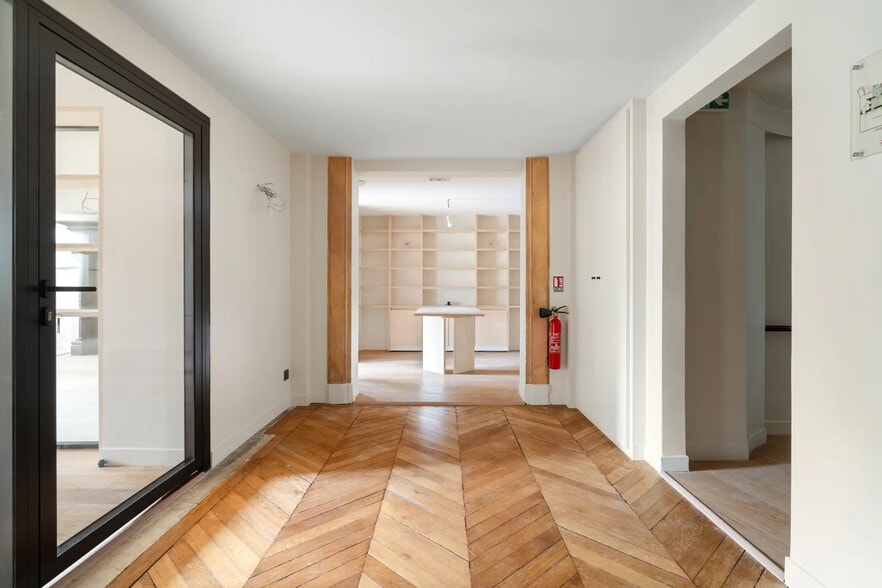 40 Cours Albert Ier, Paris à louer - Photo intérieure - Image 2 de 33
