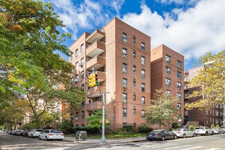 Plus de détails pour 11045 71st Rd, Forest Hills, NY - Multi-résidentiel à vendre