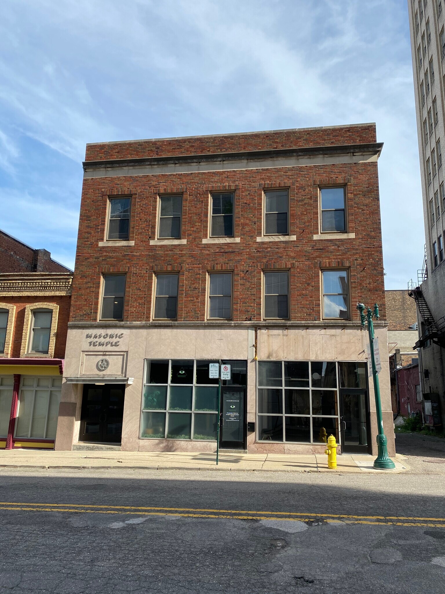 16 E Lawrence St, Pontiac, MI for sale Building Photo- Image 1 of 14