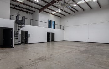 1619 Elzworth St, Bakersfield, CA à louer Photo intérieure- Image 2 de 8