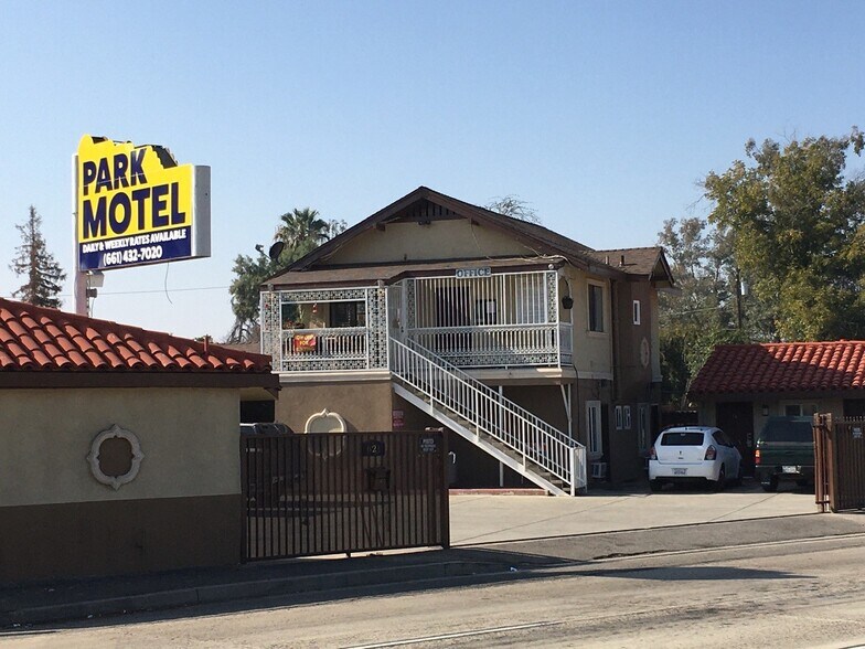 821 Golden State Ave, Bakersfield, CA à vendre - Photo du bâtiment - Image 2 de 22