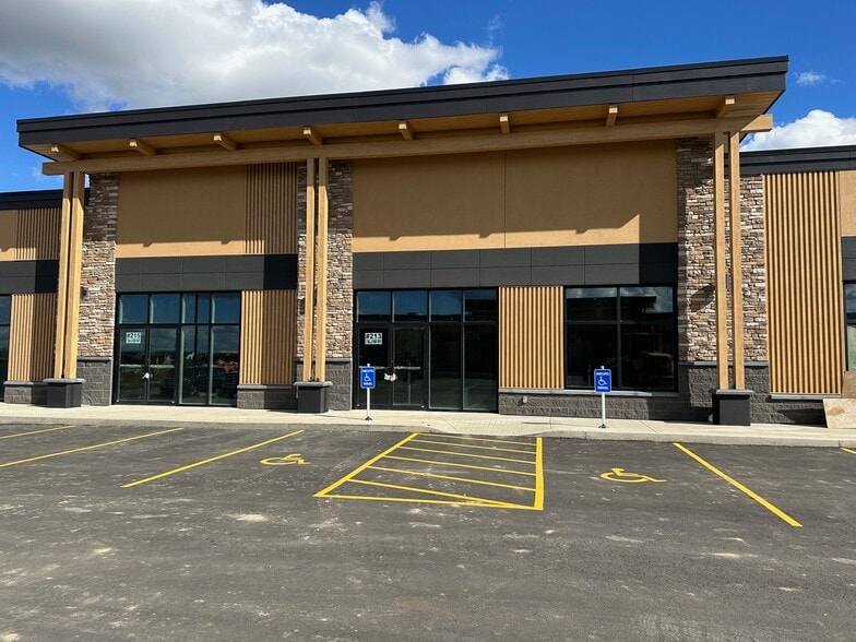 3 Ballpark Way, Spruce Grove, AB for lease - Building Photo - Image 3 of 9