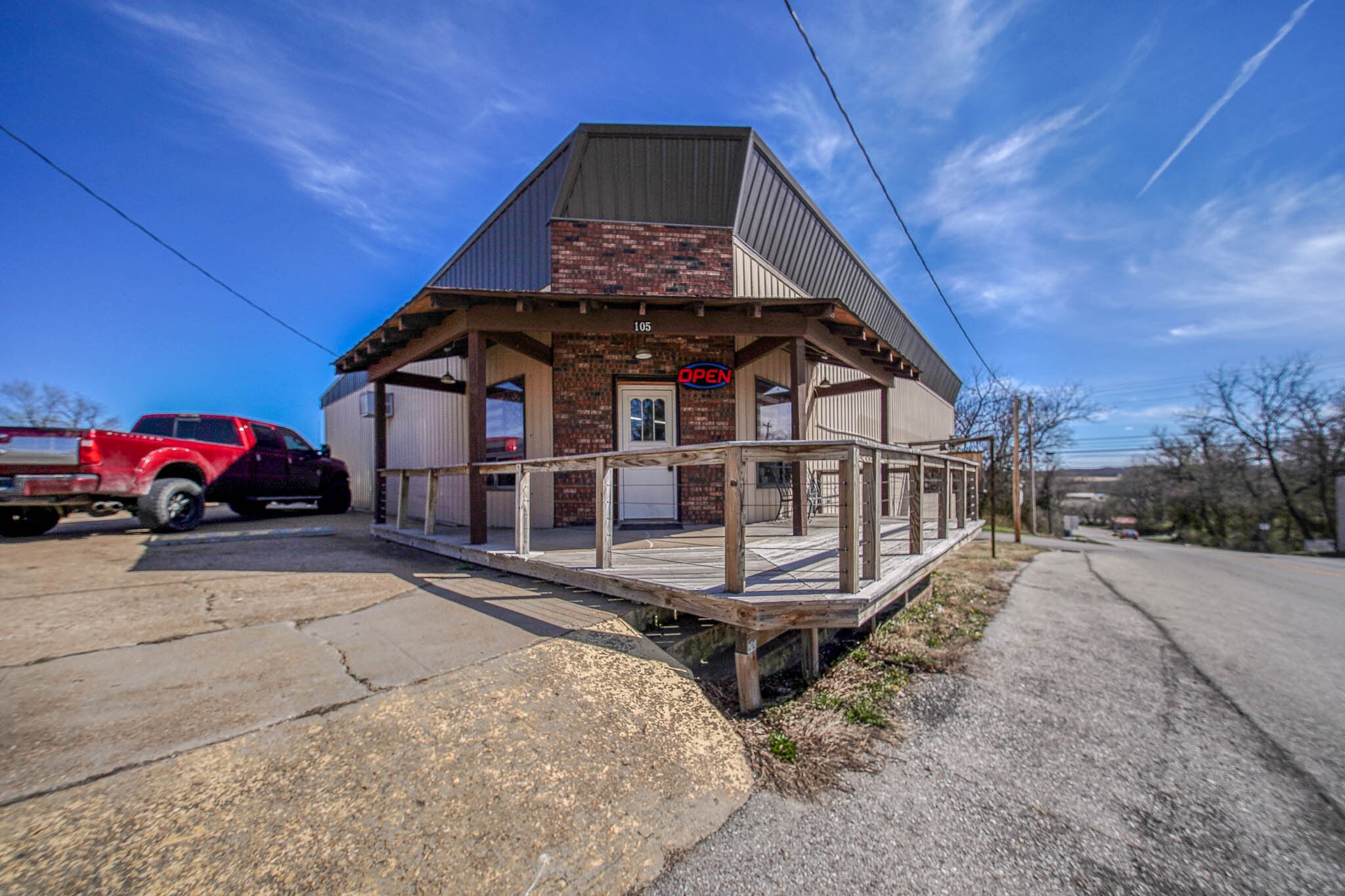105 E Walnut St, Houston, MO for sale Primary Photo- Image 1 of 29