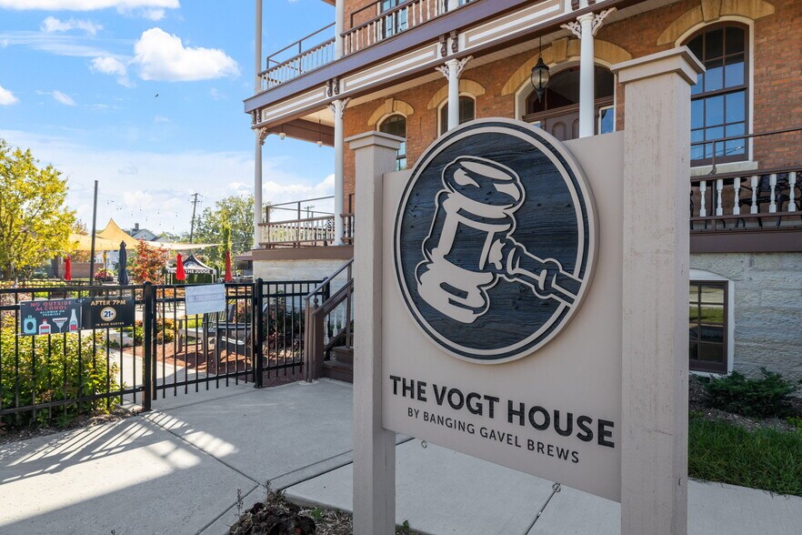 6811 Hickory St, Tinley Park, IL à vendre - Photo du bâtiment - Image 2 de 38