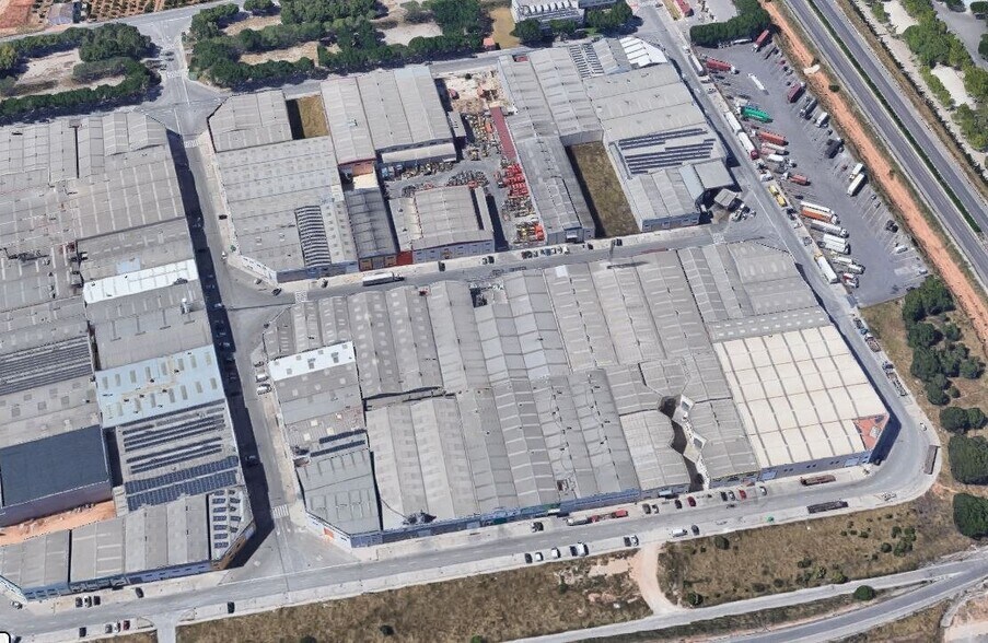Industrial in Alaquàs for sale - Aerial - Image 2 of 2