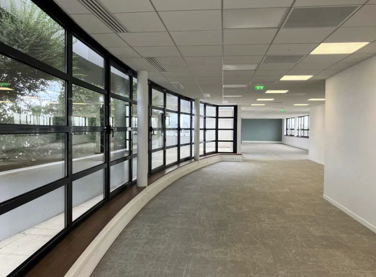 Office in Levallois-Perret for lease Interior Photo- Image 1 of 12