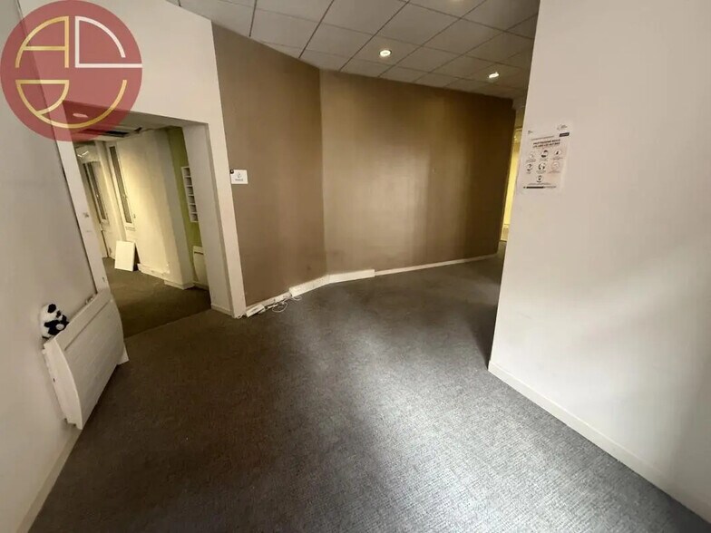 Office in Toulouse for lease - Interior Photo - Image 2 of 5