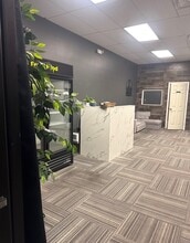 4665-4749 66th St N, Saint Petersburg, FL à louer Photo intérieure- Image 1 de 3