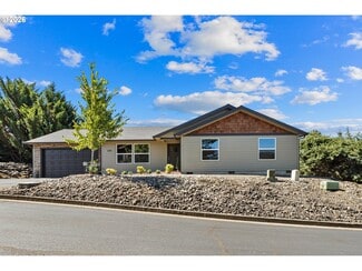Plus de détails pour 374 Bentgrass Ct, Sutherlin, OR - Spécialité à vendre