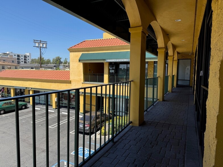 3500 Overland Ave, Los Angeles, CA for lease - Building Photo - Image 2 of 18