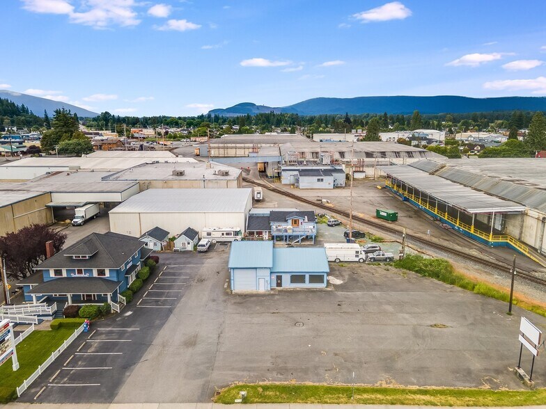 360 S Burlington Blvd, Burlington, WA à louer - Aérien - Image 3 de 17