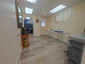 600 SW 4th Ave, Fort Lauderdale, FL for lease Interior Photo- Image 2 of 5