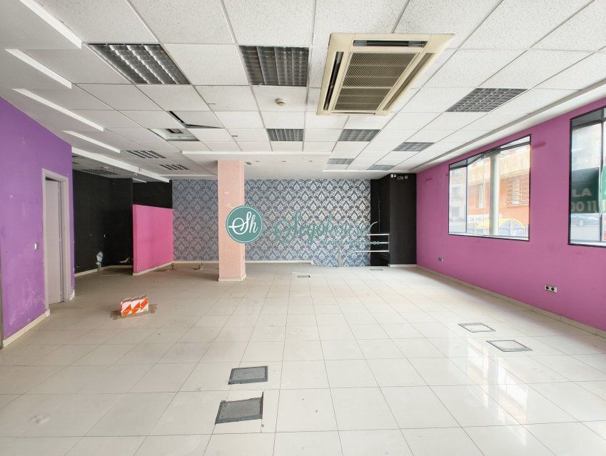 Retail in Segovia, Segovia for lease Interior Photo- Image 1 of 30