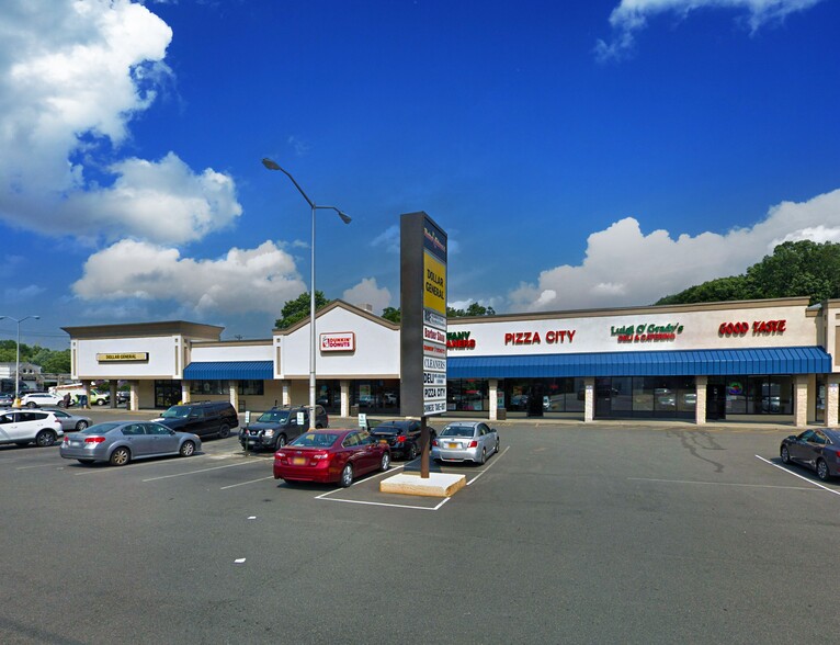 100 N Middletown Rd, Pearl River, NY à louer - Photo du bâtiment - Image 3 de 5