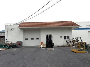 449 N Cameron St, Winchester, VA for lease Interior Photo- Image 2 of 22