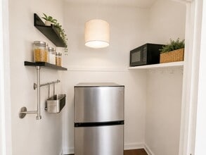 634 S Gramercy Pl, Los Angeles, CA for lease Interior Photo- Image 1 of 4