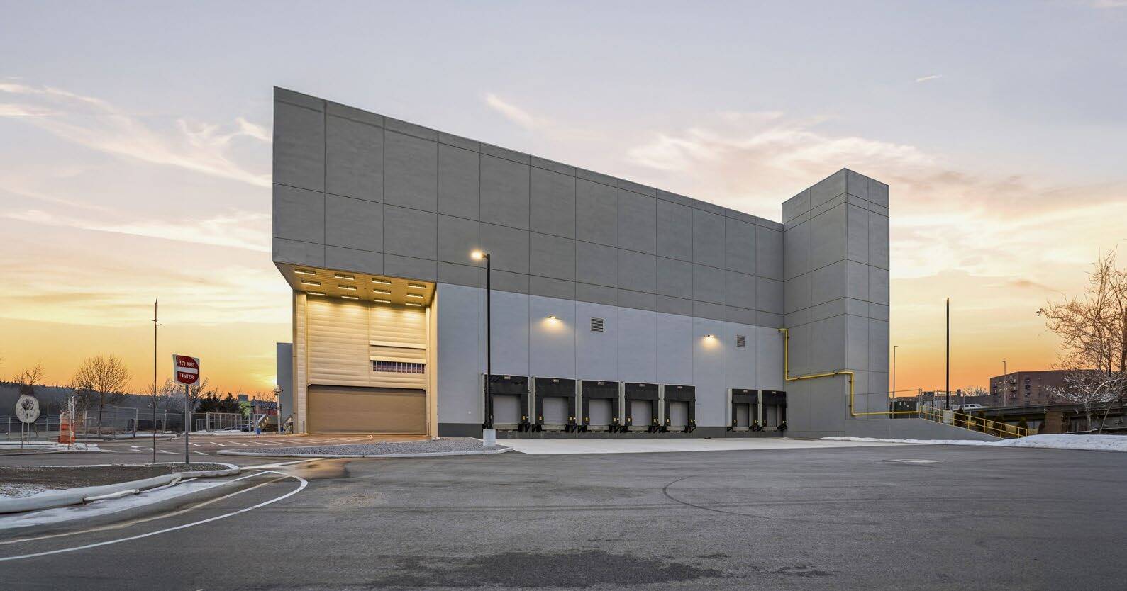 28-10 Whitestone Expy, Flushing, NY for lease Building Photo- Image 1 of 10