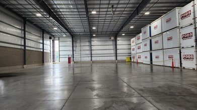 2801 W Evergreen Dr, Appleton, WI for lease Interior Photo- Image 2 of 7