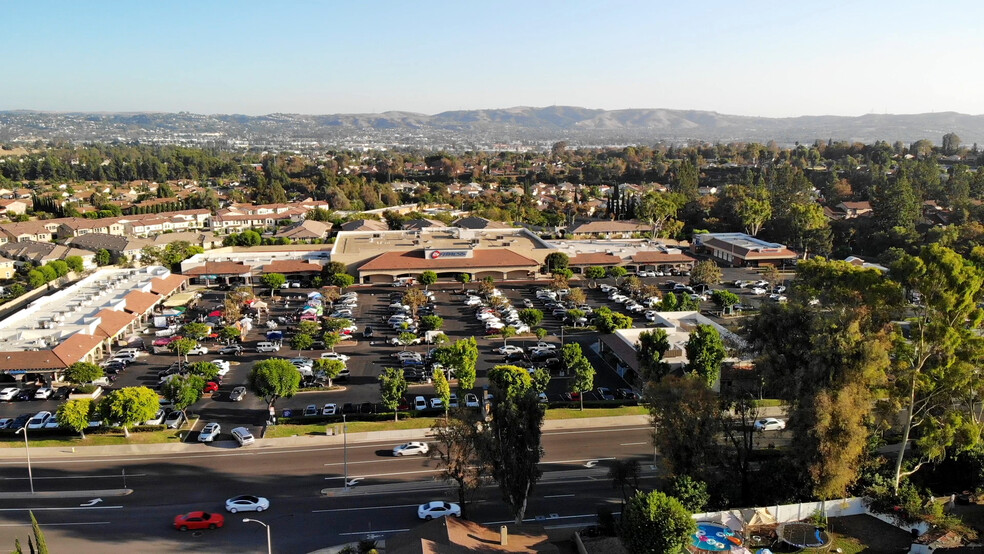 18732-18744 Amar Rd, Walnut, CA for lease - Building Photo - Image 1 of 8