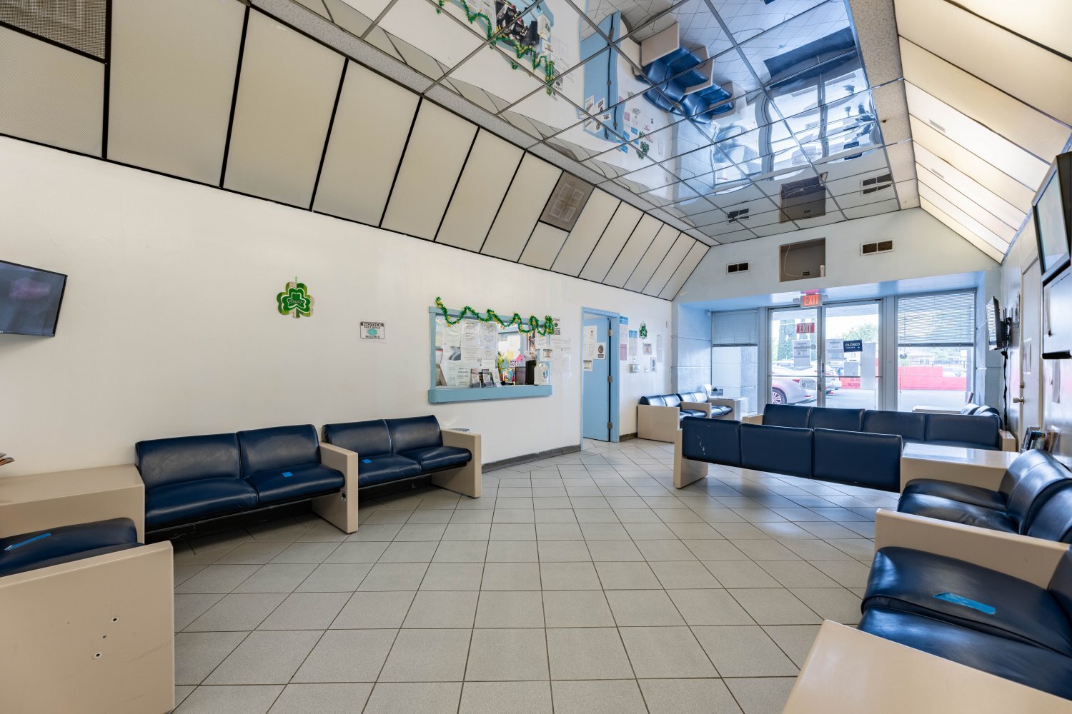 19234 Vanowen St, Reseda, CA à louer Photo intérieure- Image 1 de 10