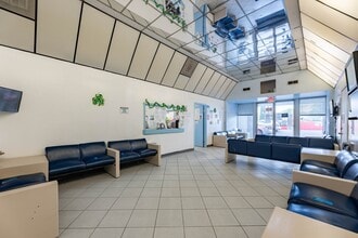 19234 Vanowen St, Reseda, CA à louer Photo intérieure- Image 1 de 10