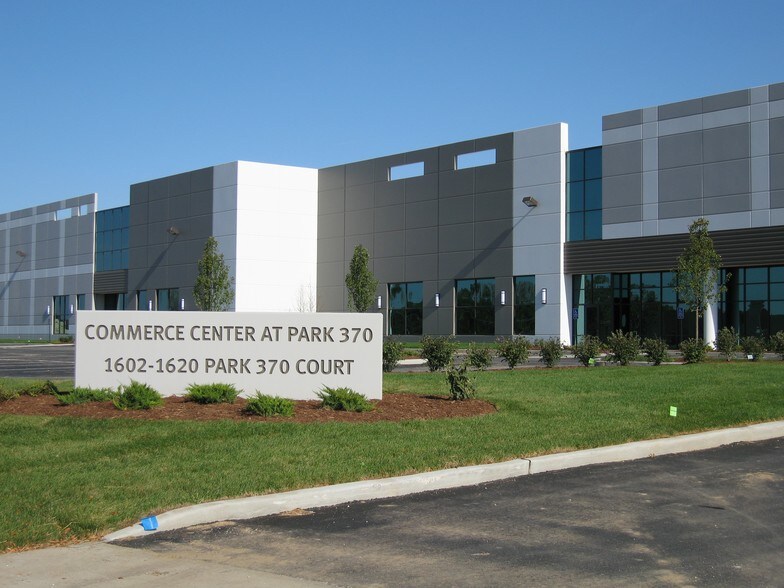 1602-1620 Park 370 Ct, Hazelwood, MO à louer - Photo du bâtiment - Image 2 de 6
