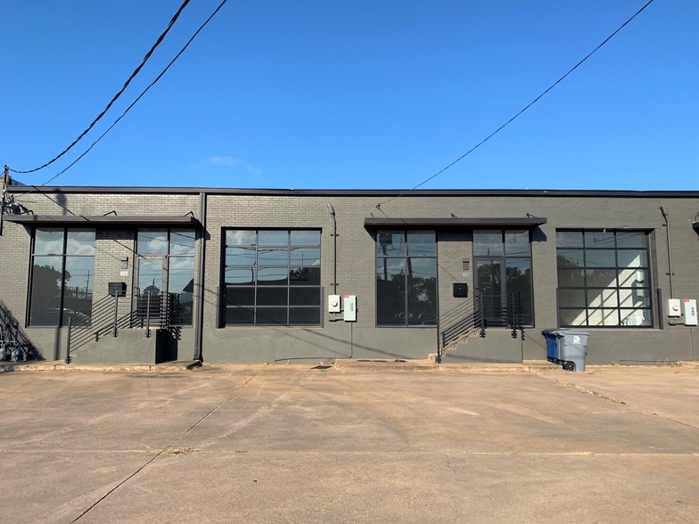 4829 Gretna St, Dallas, TX for lease - Primary Photo - Image 1 of 30