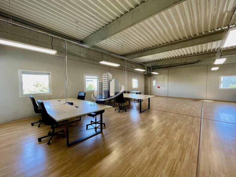 Bureau dans La Farlède à louer - Photo du bâtiment - Image 2 de 5