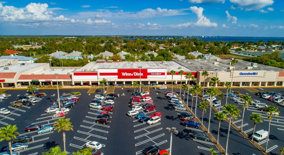 600 Sebring Sq, Sebring, FL à louer - Photo du bâtiment - Image 2 de 7